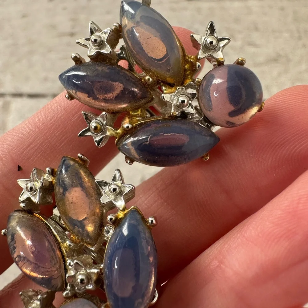 Vintage Moonglow Glass Star Accents 60s Clip On Earrings - Picture 2 of 6